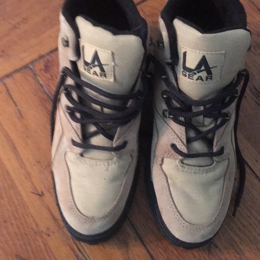 LAGearhiking boot or walking boot/tan colored /size 6/ new with no tags